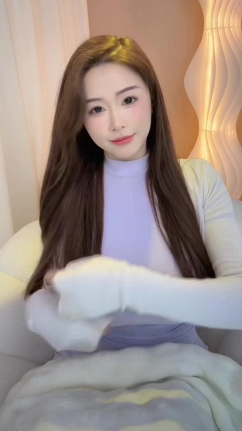 吃糖吐泡泡隐藏视频人气骤降，网友：黑客入侵打不开