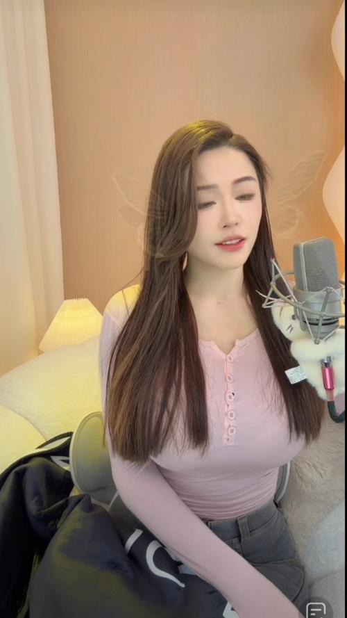 吃糖吐泡泡隐藏视频人气骤降，网友：黑客入侵打不开