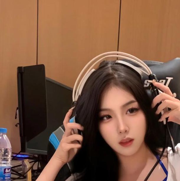 xrk1_3_0ark向日葵站长推荐免费版,带来了诸多精彩丰富的视频资源