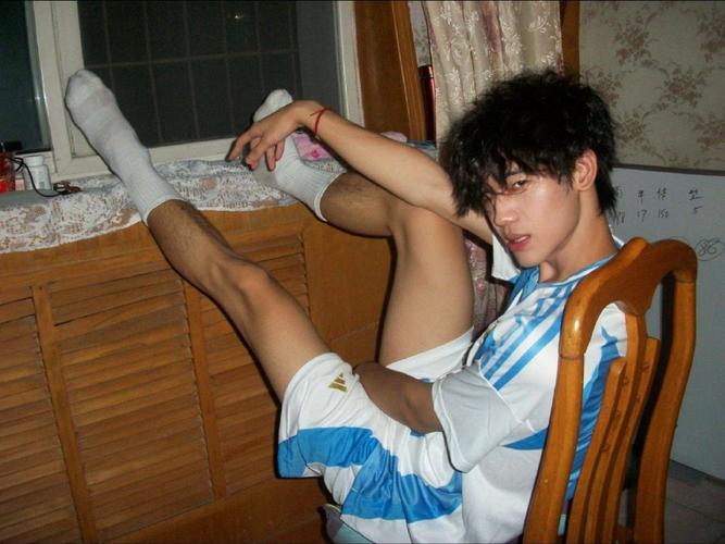 白袜chinese飞机GayVideo重新开放了？网友：一开始体验！