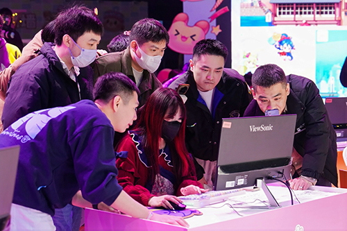 庆祝彩虹岛18周年的双线盛典：版本创新突破与线下盛况联动，双倍乐趣无限延续！

