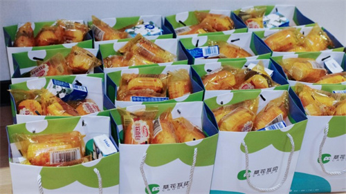 湖南领先的移动游戏企业如何打造其玩家狂欢的IP，从帝国手游五周年庆典到“草花粉丝节”的全面运作