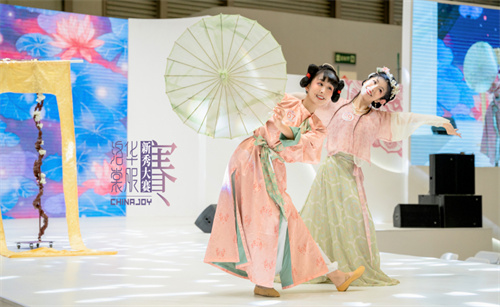 2025年ChinaJoy洛裳华服·新秀大赛的承办招标正式开启，期待各方企业积极参与。  
