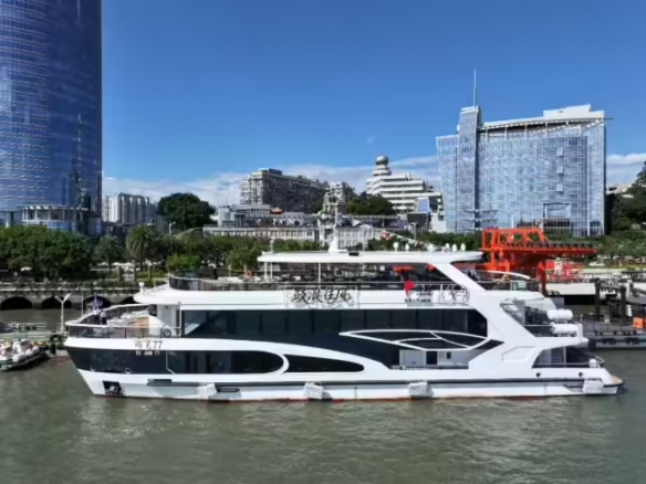 ‌宁德时代在船用电池领域实现技术重大突破，预计三年内有望实现远洋纯电动航行  
