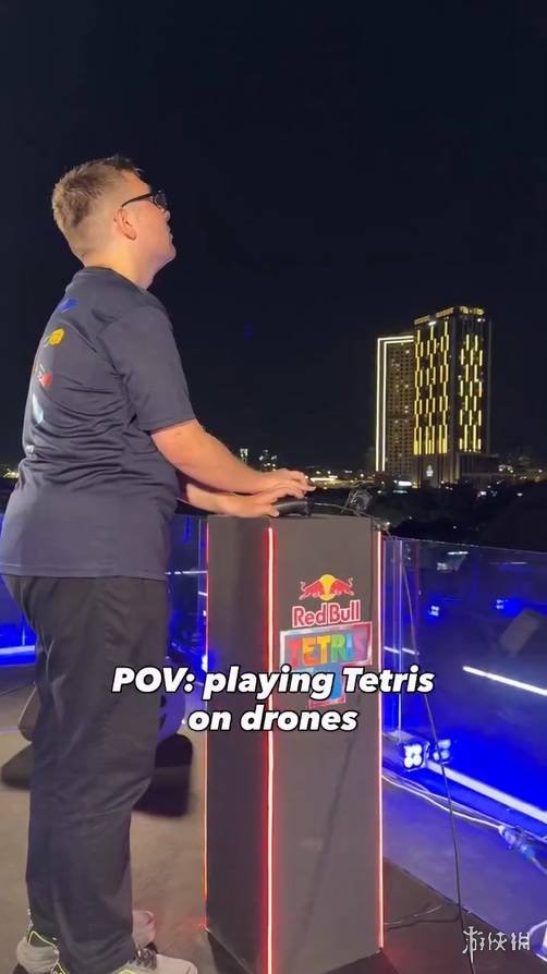 璀璨夜空巨作!三千架无人机共同呈现立体版《俄罗斯方块》方块雨景观
璀璨夜空巨作!三千架无人机共同呈现立体版《俄罗斯方块》方块雨景观