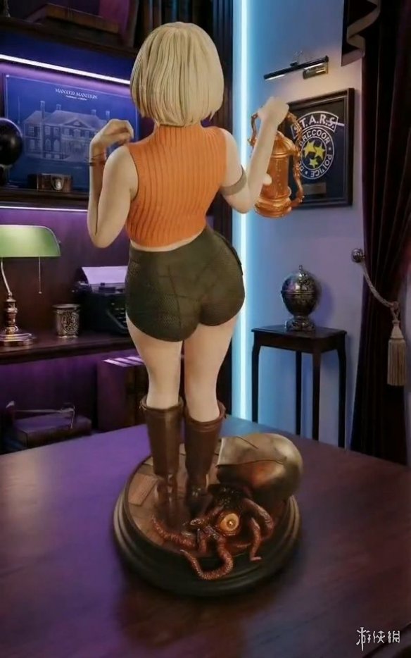 《生化危机4RE》中碍事梨雕像赏：身材实在太惊艳！  
