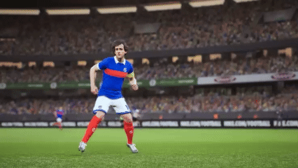 普拉蒂尼以卓越的谋划与战术安排，精准如箭般直击中路得分制胜！