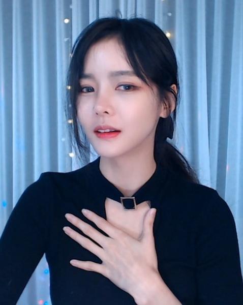 草莓视频鸭脖向日葵视频小猪视频最新版