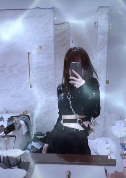 国内户外露出自拍视频