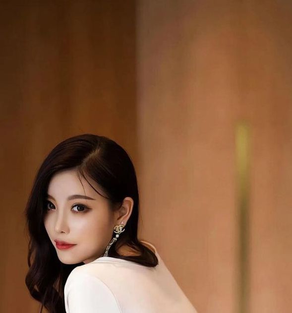 销魂美女作爱视频在线观看