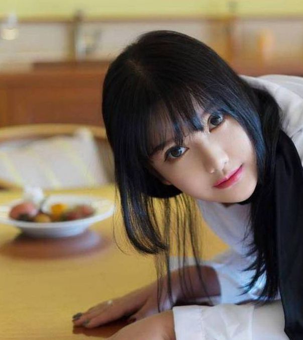 小尤奈车里6分钟视频