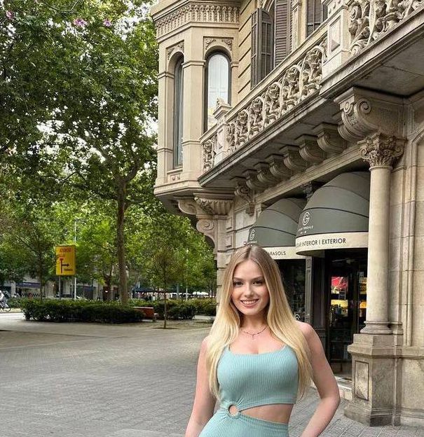 高大丰满的俄罗斯少妇